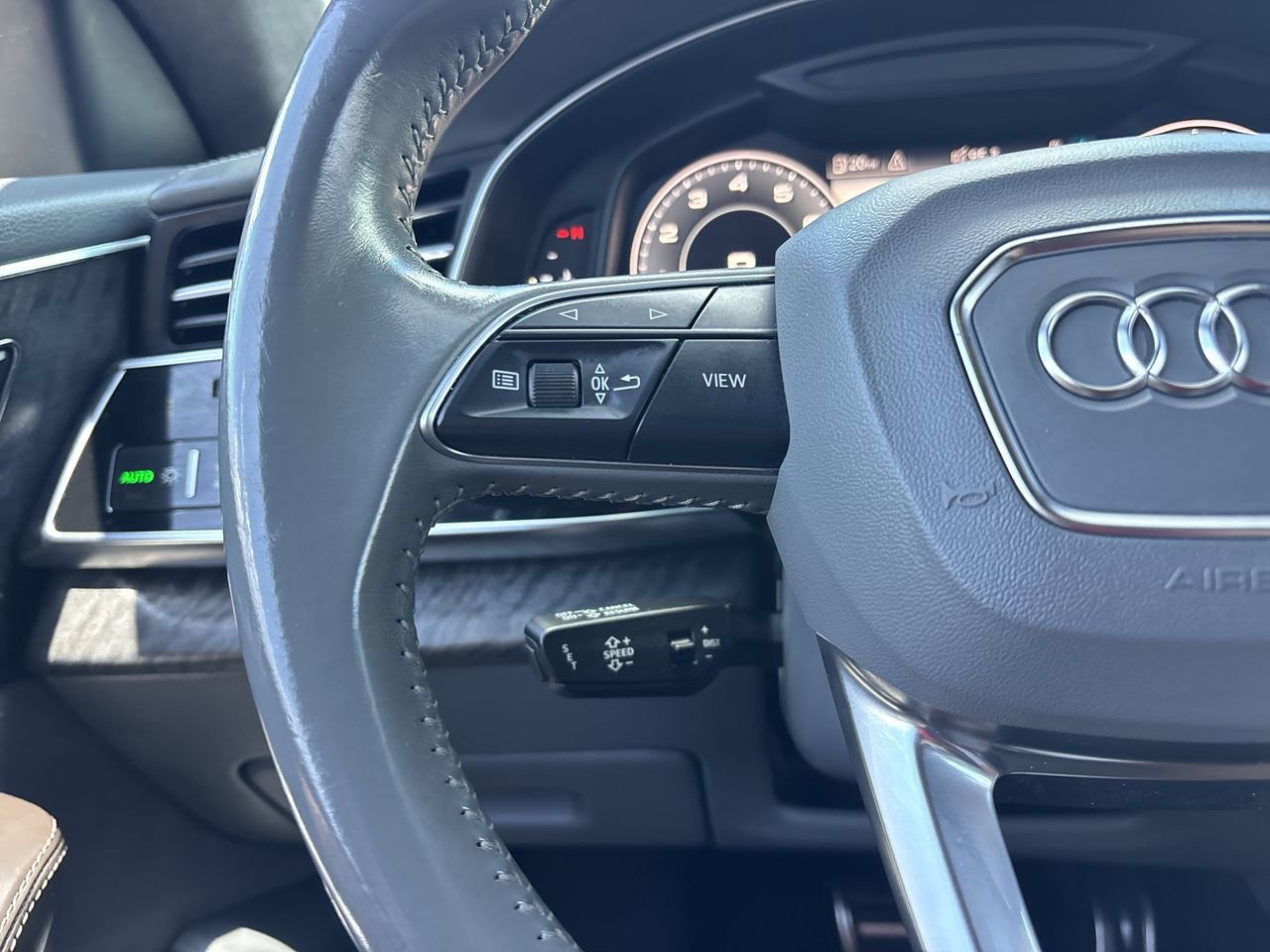 Used 2019 Audi Q8 Prestige AWD/4WD image 29