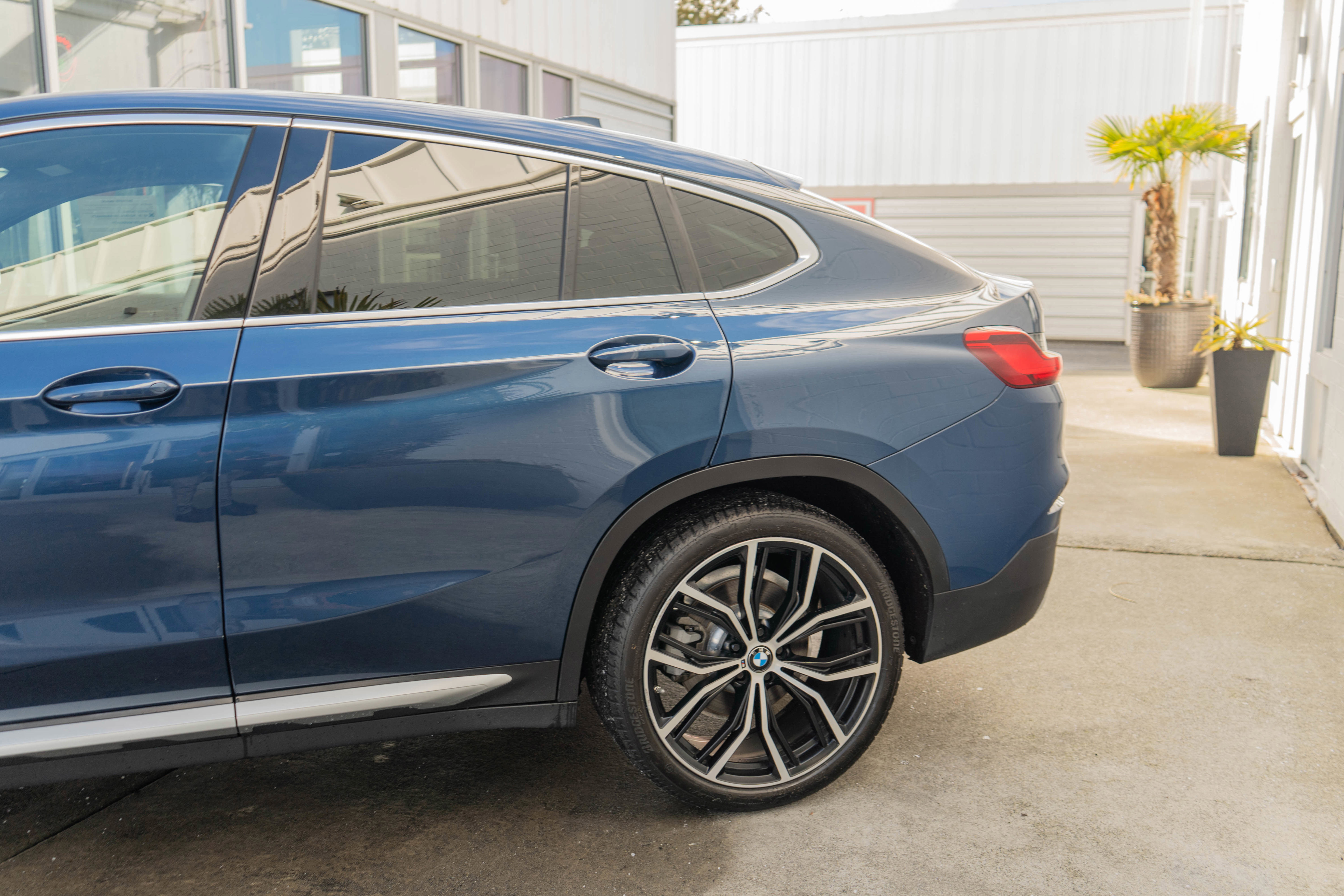 Used 2020 BMW X4 xDrive30i w/ Convenience Package image 5
