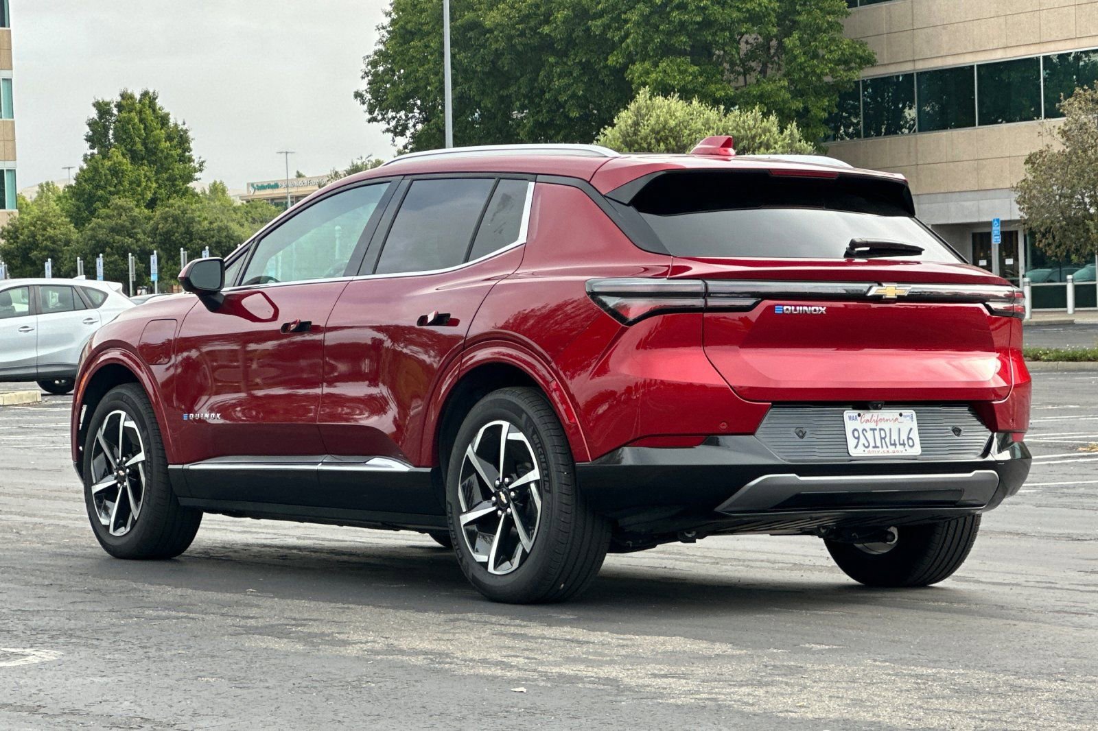 Used 2025 Chevrolet Equinox EV LT w/ Convenience Package FWD image 6