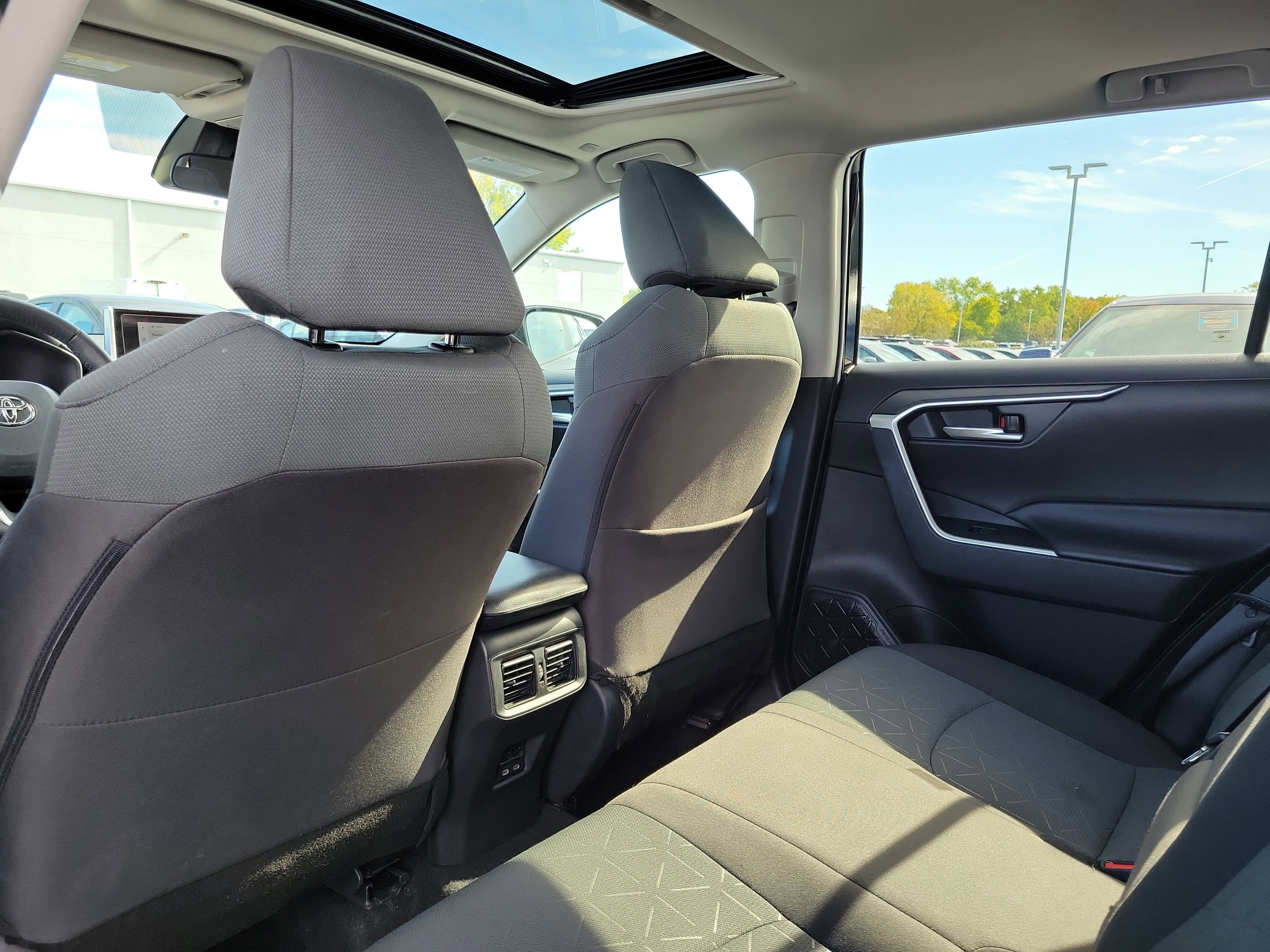 Used 2023 Toyota RAV4 XLE w/ Convenience Package image 14