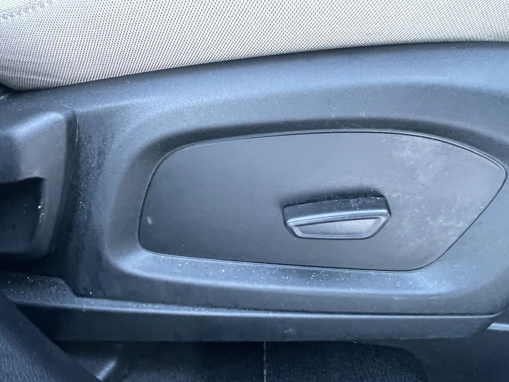 Used 2022 Ford Explorer XLT image 12