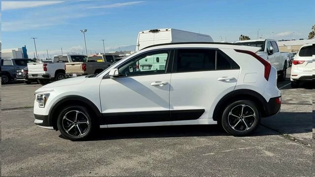 Used 2023 Kia Niro EX FWD image 5