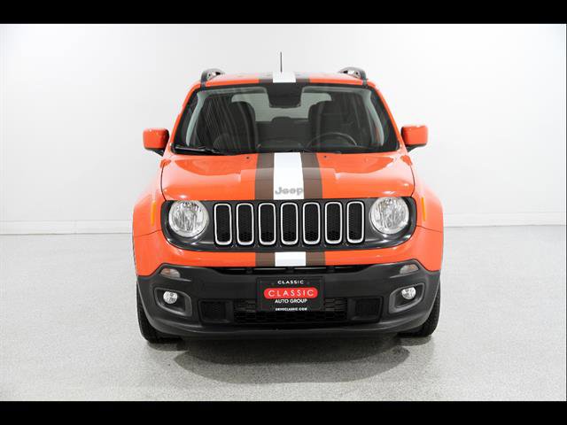 Used 2018 Jeep Renegade Latitude w/ Cold Weather Group FWD image 2
