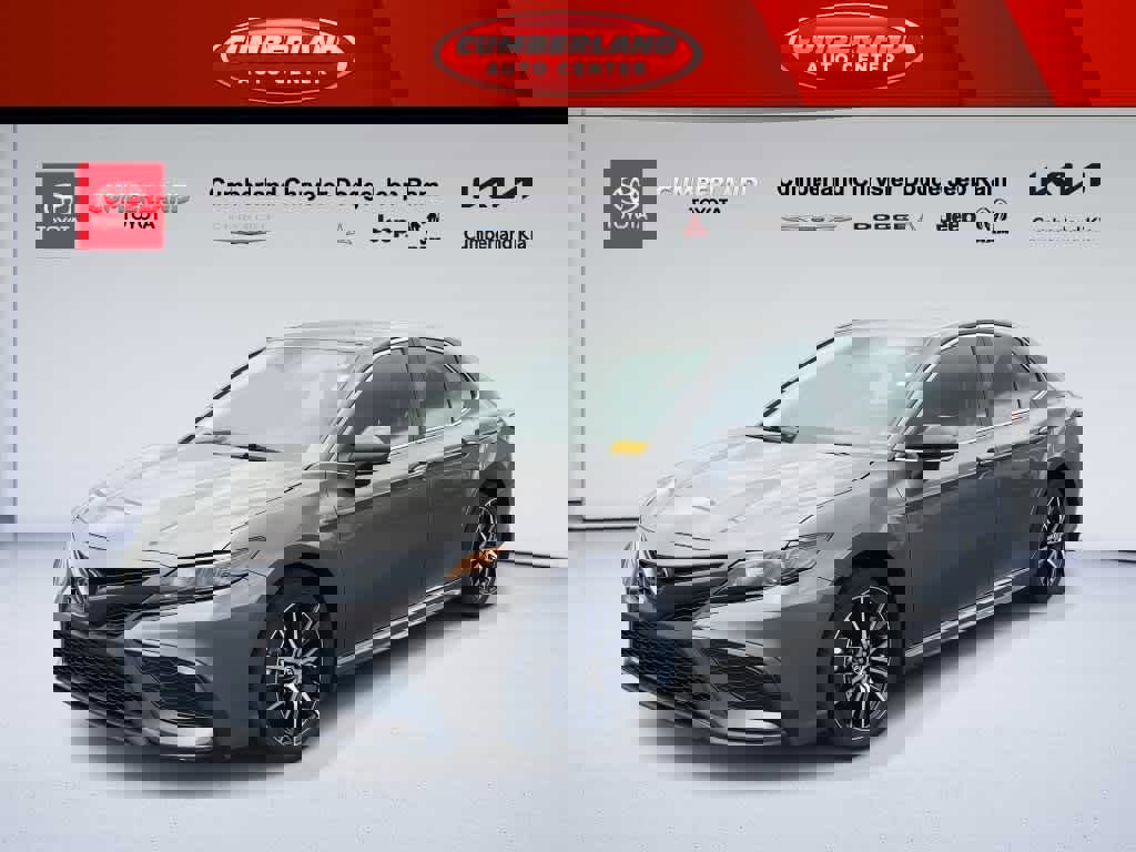 Used 2023 Toyota Camry SE image 4