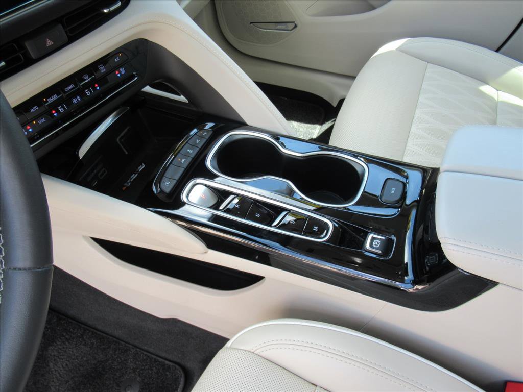 Used 2022 Buick Envision Avenir w/ Technology Package II image 17