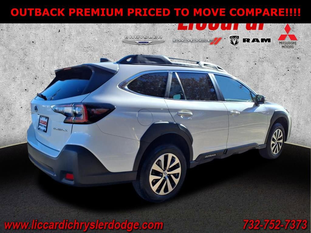 Used 2024 Subaru Outback Premium image 2