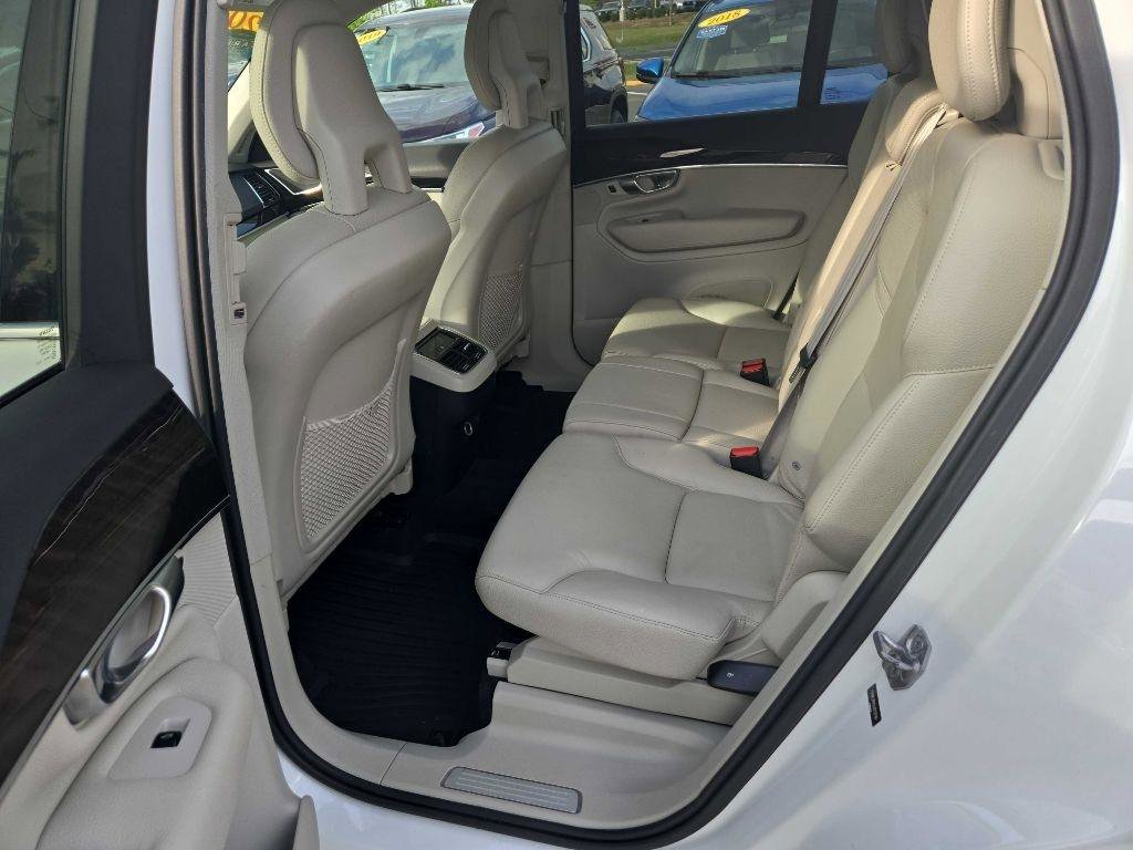 Used 2018 Volvo XC90 T6 Momentum w/ Convenience Package image 23