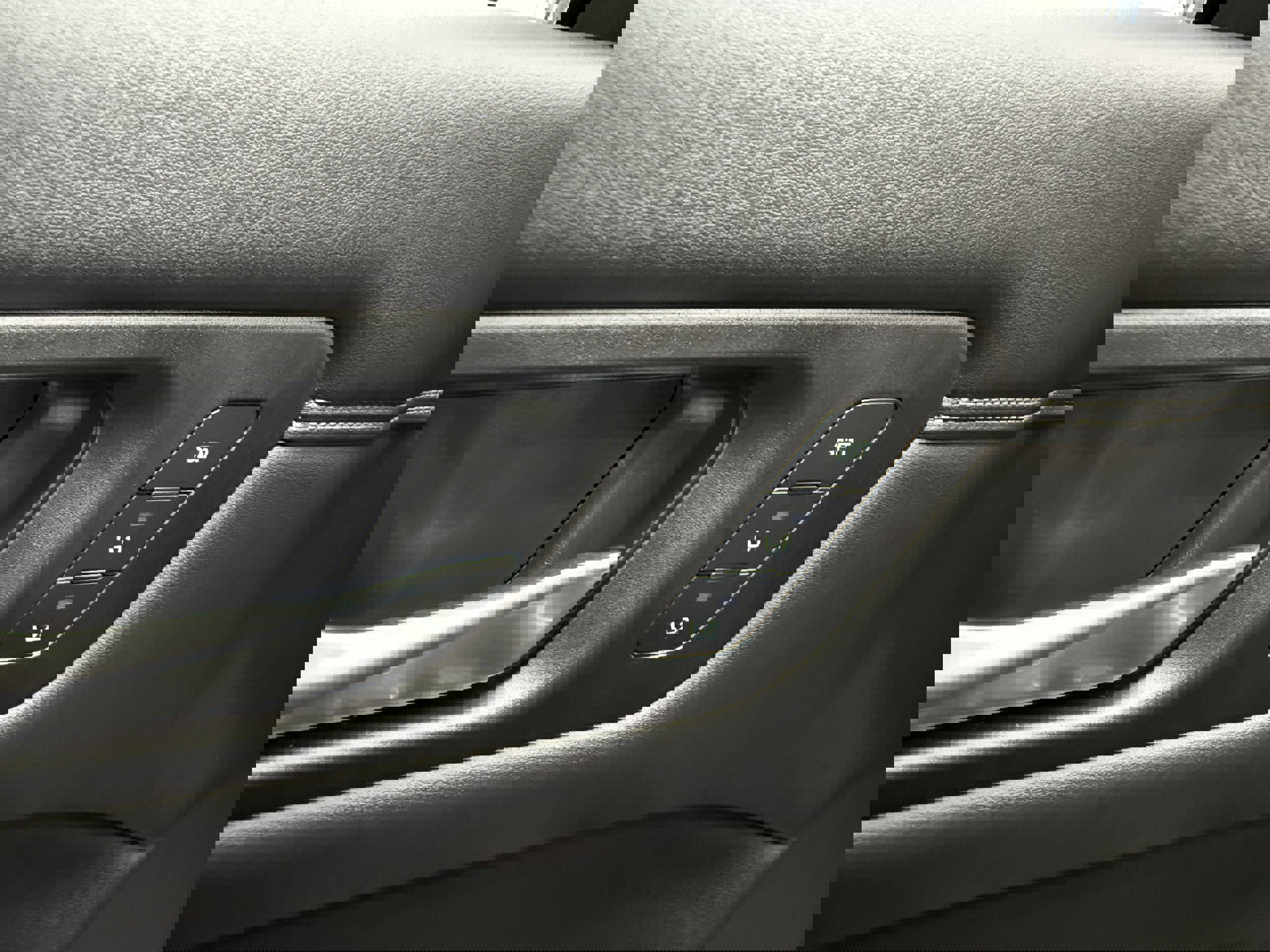 Used 2022 Nissan Pathfinder Platinum image 11