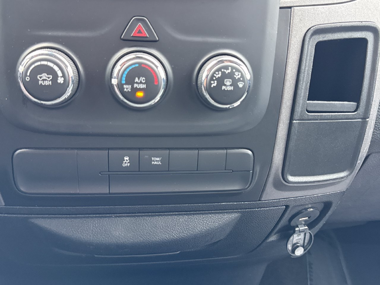 Used 2014 RAM 1500 Express AWD/4WD image 21