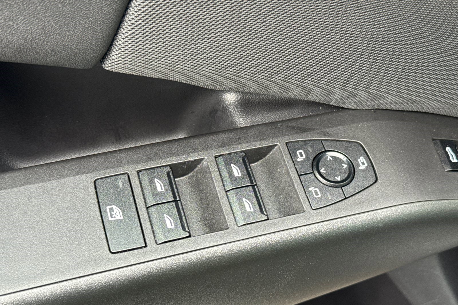 Used 2025 BMW X3 xDrive30i w/ Premium Package image 13