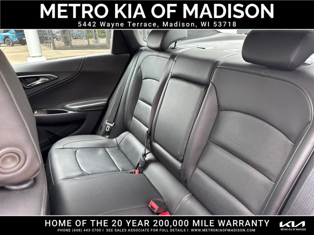 Used 2017 Chevrolet Malibu Premier w/ Driver Confidence Package FWD image 28