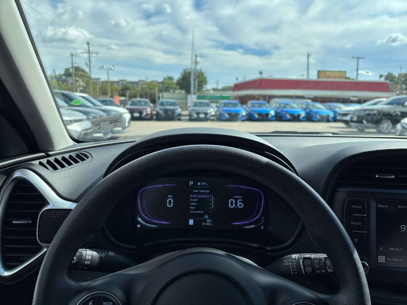 Used 2025 Kia Soul LX w/ LX Technology Package FWD image 31
