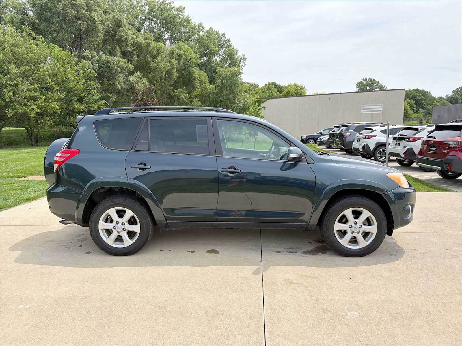 Used 2010 Toyota RAV4 Limited AWD/4WD image 7