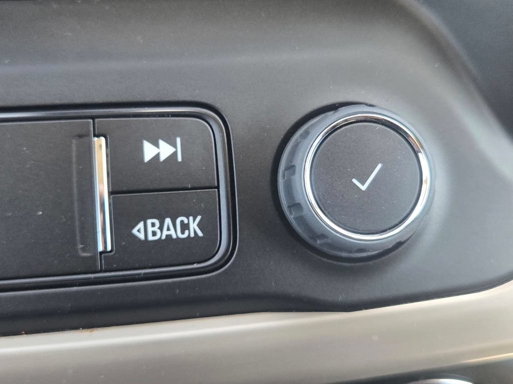 Used 2023 GMC Acadia Denali FWD image 28