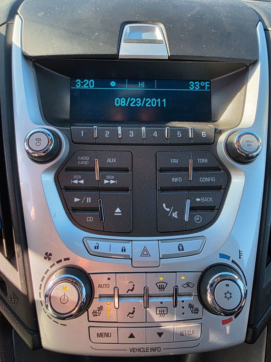 Used 2011 Chevrolet Equinox LT image 11