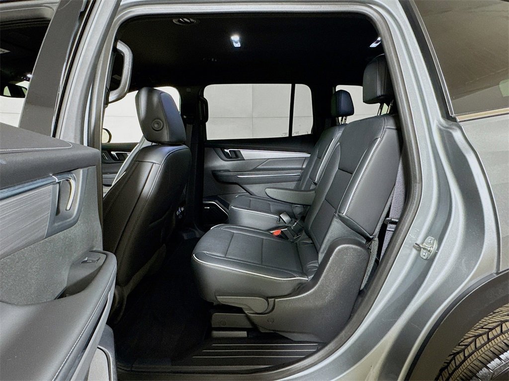 Used 2025 Buick Enclave Preferred image 23