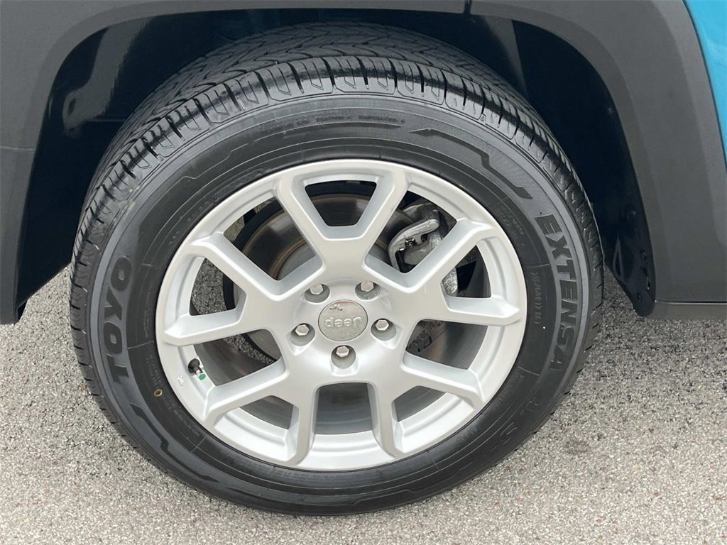 Used 2021 Jeep Renegade Latitude image 9