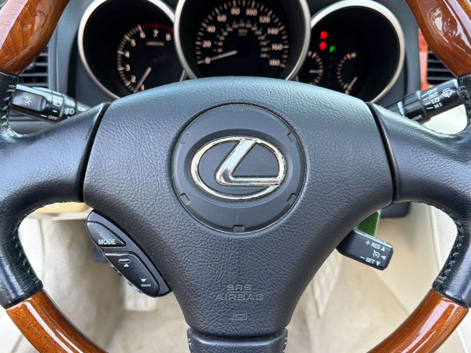 Used 2007 Lexus SC 430 Convertible RWD image 11