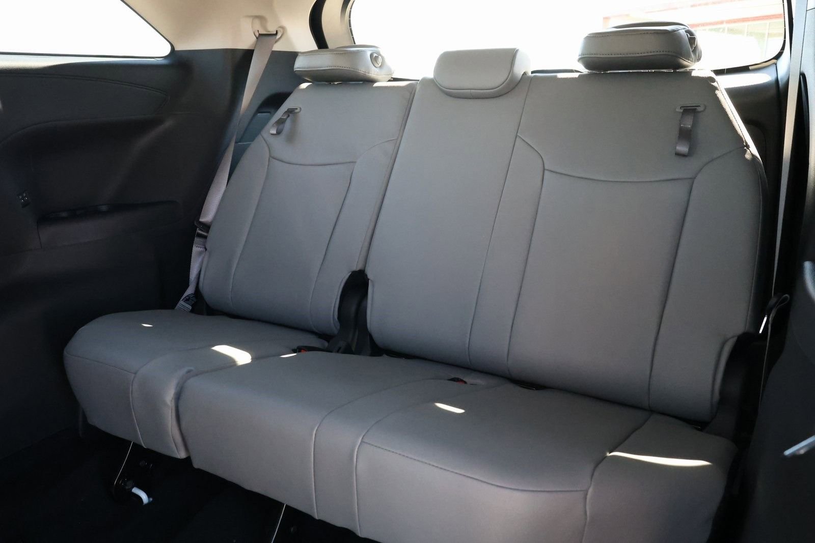 New 2026 Toyota Sienna XLE FWD image 30