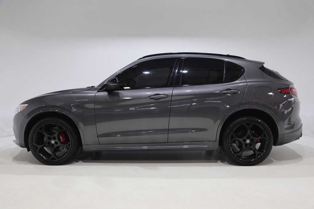 Used 2023 Alfa Romeo Stelvio Veloce AWD/4WD image 4