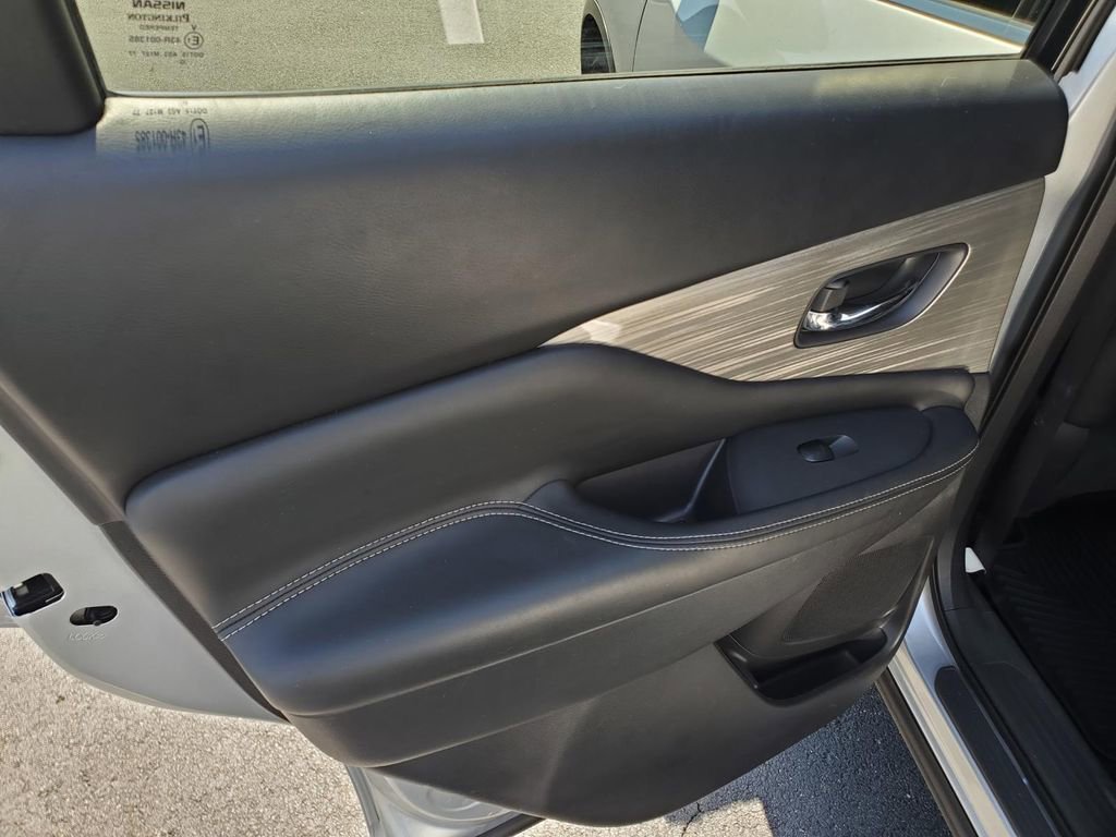 Used 2017 Nissan Murano S w/ Navigation Package image 15