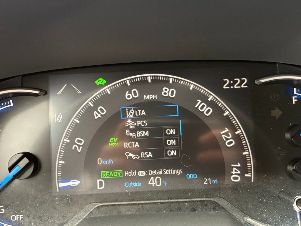 Used 2025 Toyota RAV4 SE image 27