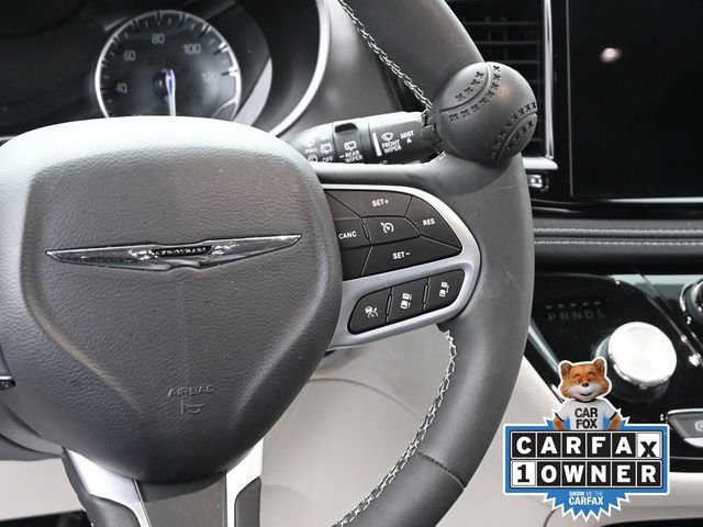 Used 2023 Chrysler Pacifica Touring-L image 27