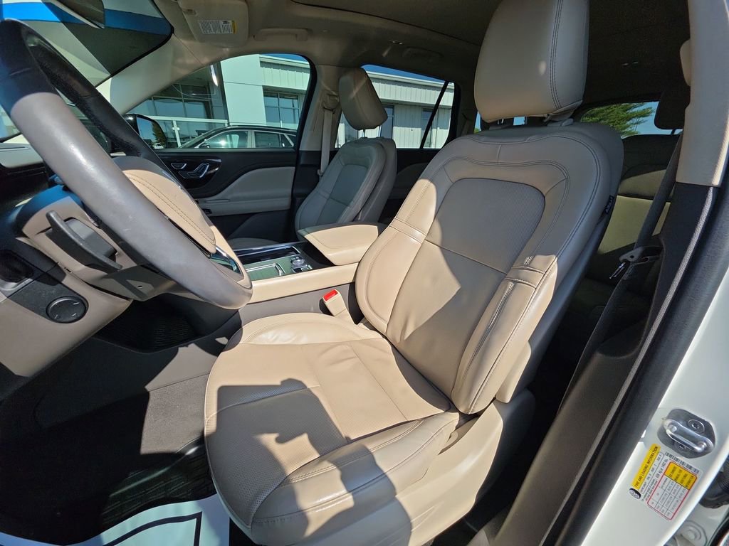 Used 2021 Lincoln Aviator Reserve w/ Equipment Group 201A AWD/4WD image 11