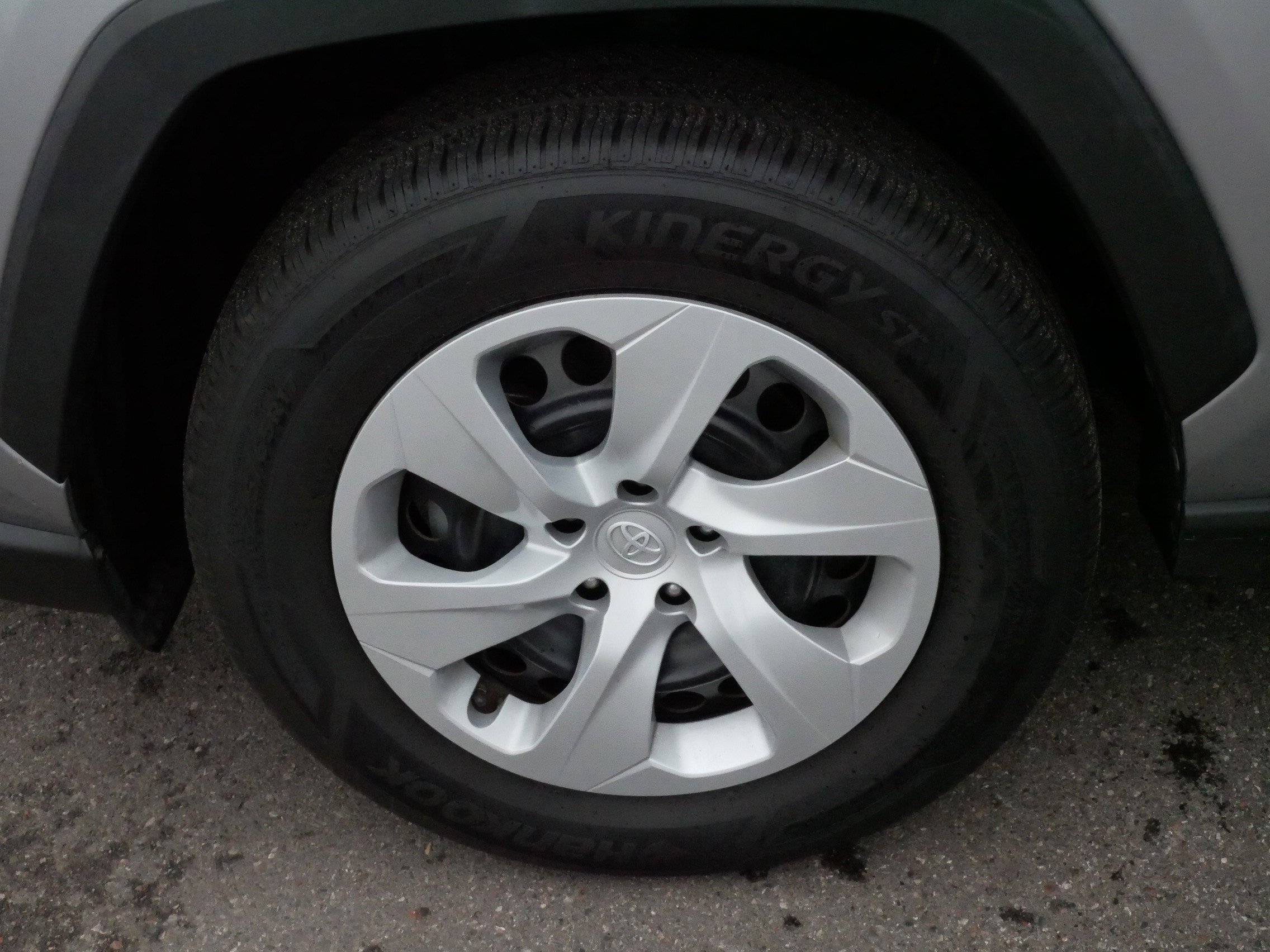 Used 2019 Toyota RAV4 LE w/ All Weather Liner Package image 15