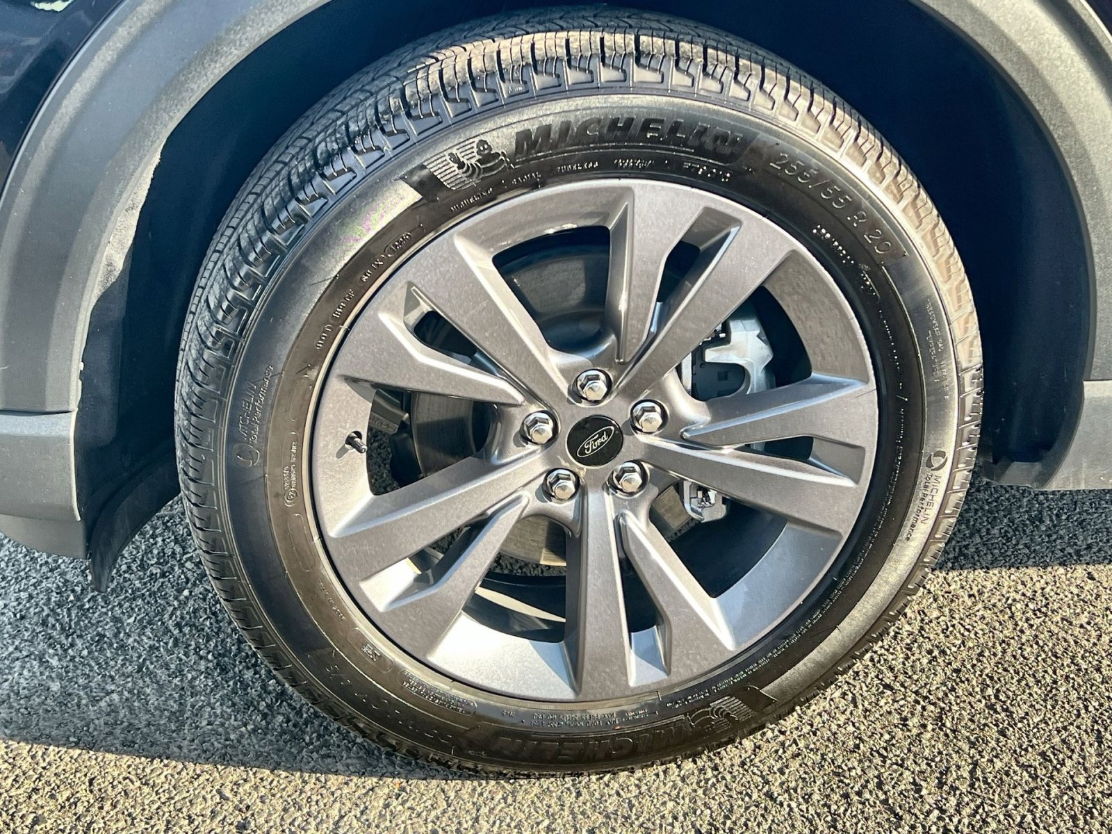 Used 2025 Ford Explorer Active w/ Active Comfort Package image 12