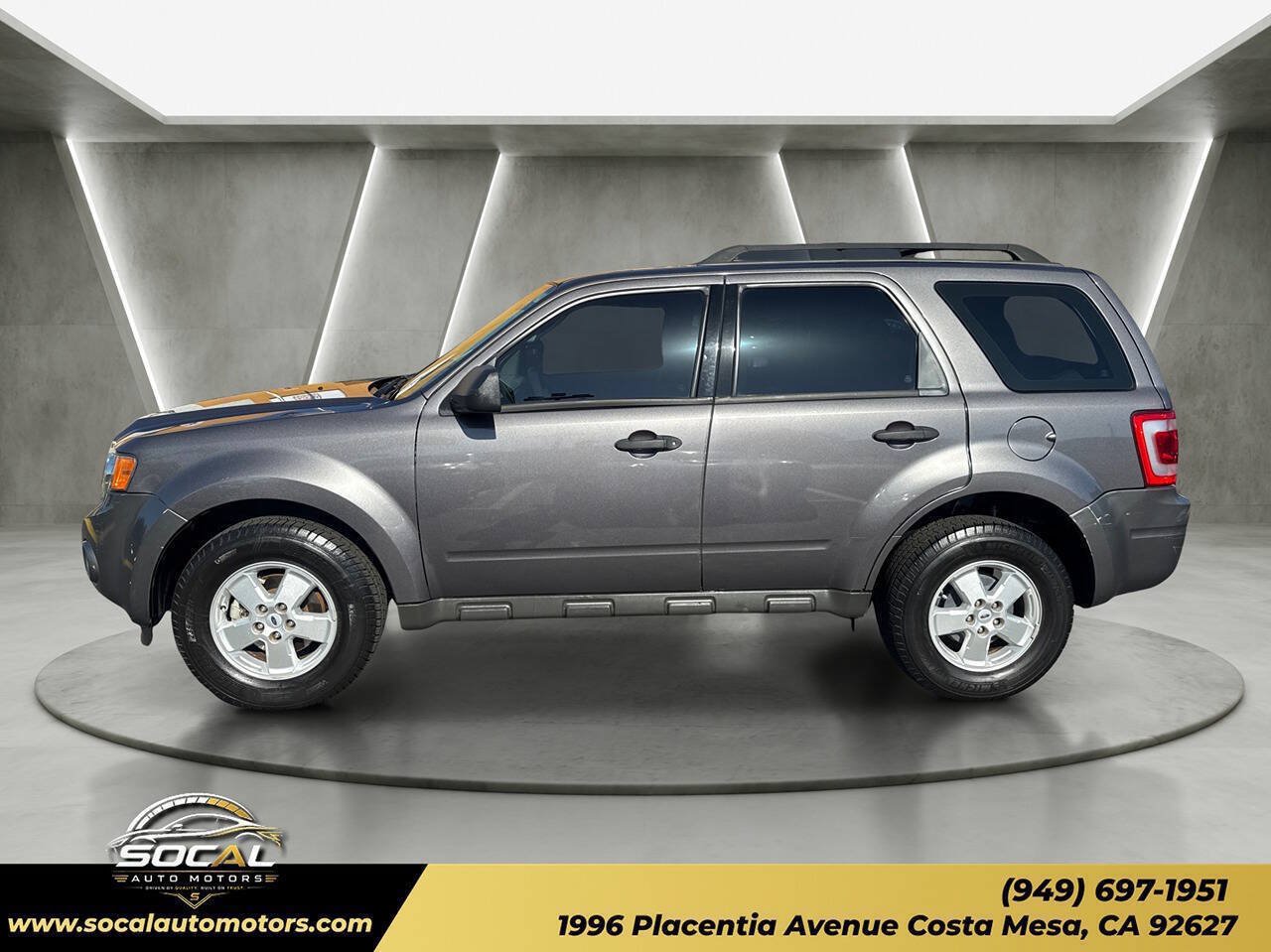 Used 2010 Ford Escape XLS FWD image 2