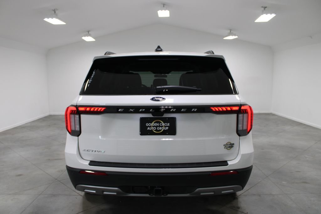 New 2026 Ford Explorer Active RWD image 7