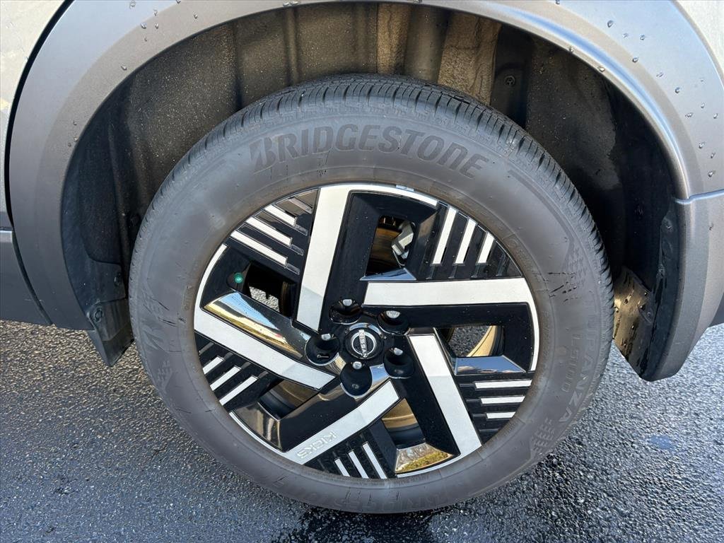 Used 2025 Nissan Kicks SV w/ Charging Package image 26