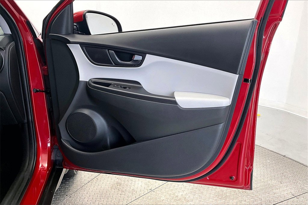 Used 2022 Hyundai Kona SEL w/ Cargo Package image 19