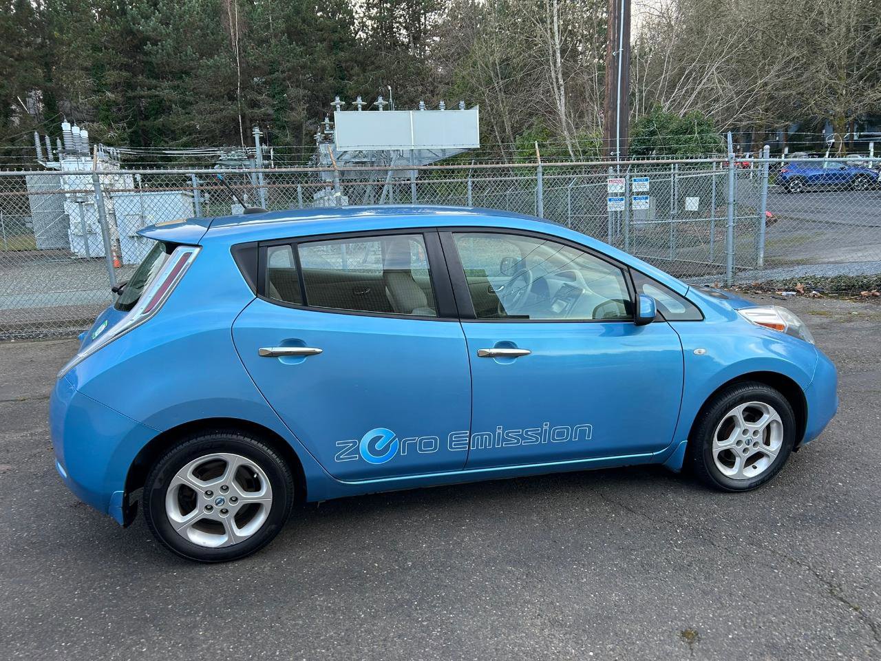 Used 2012 Nissan Leaf SL w/ Eco Design Pkg image 4