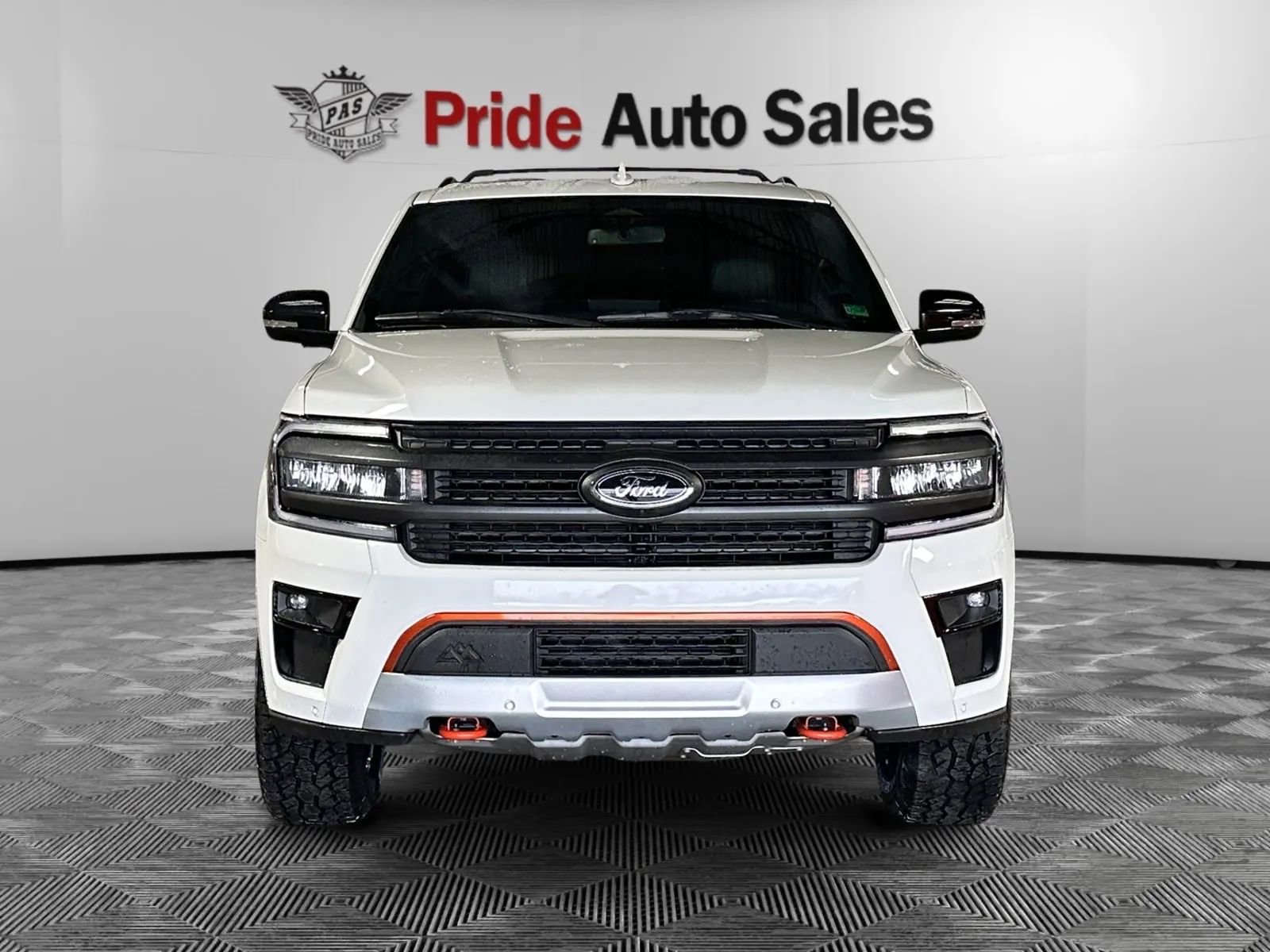 Used 2022 Ford Expedition Timberline image 3