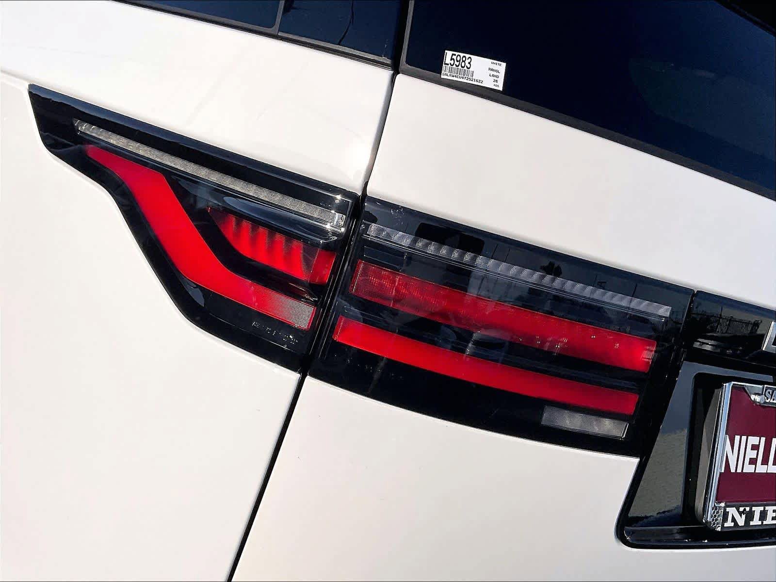 New 2026 Land Rover Discovery Limited Edition AWD/4WD image 25