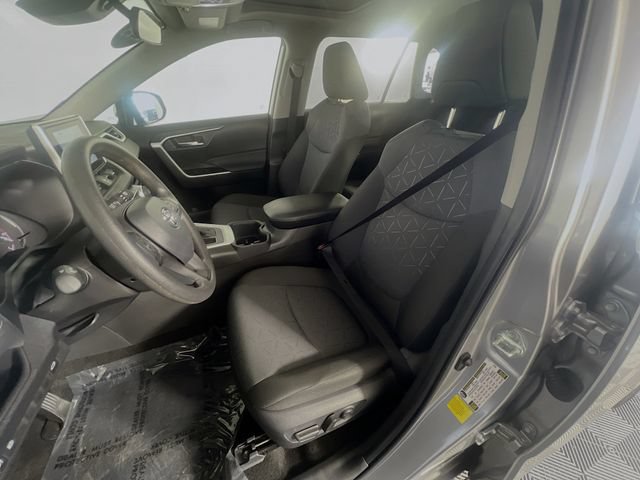 Used 2025 Toyota RAV4 XLE w/ Convenience Package FWD image 10