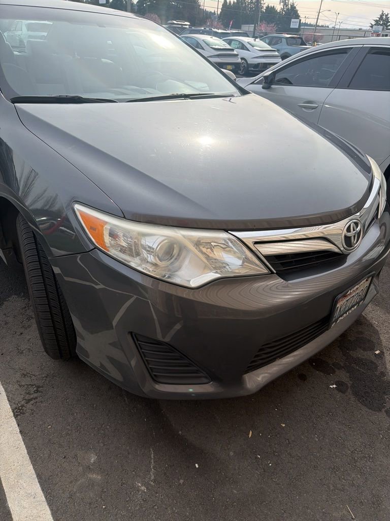 Used 2012 Toyota Camry LE image 2