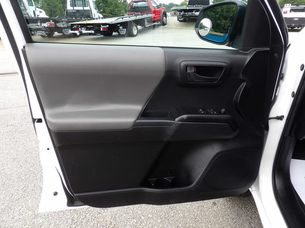 Used 2023 Toyota Tacoma SR RWD image 14