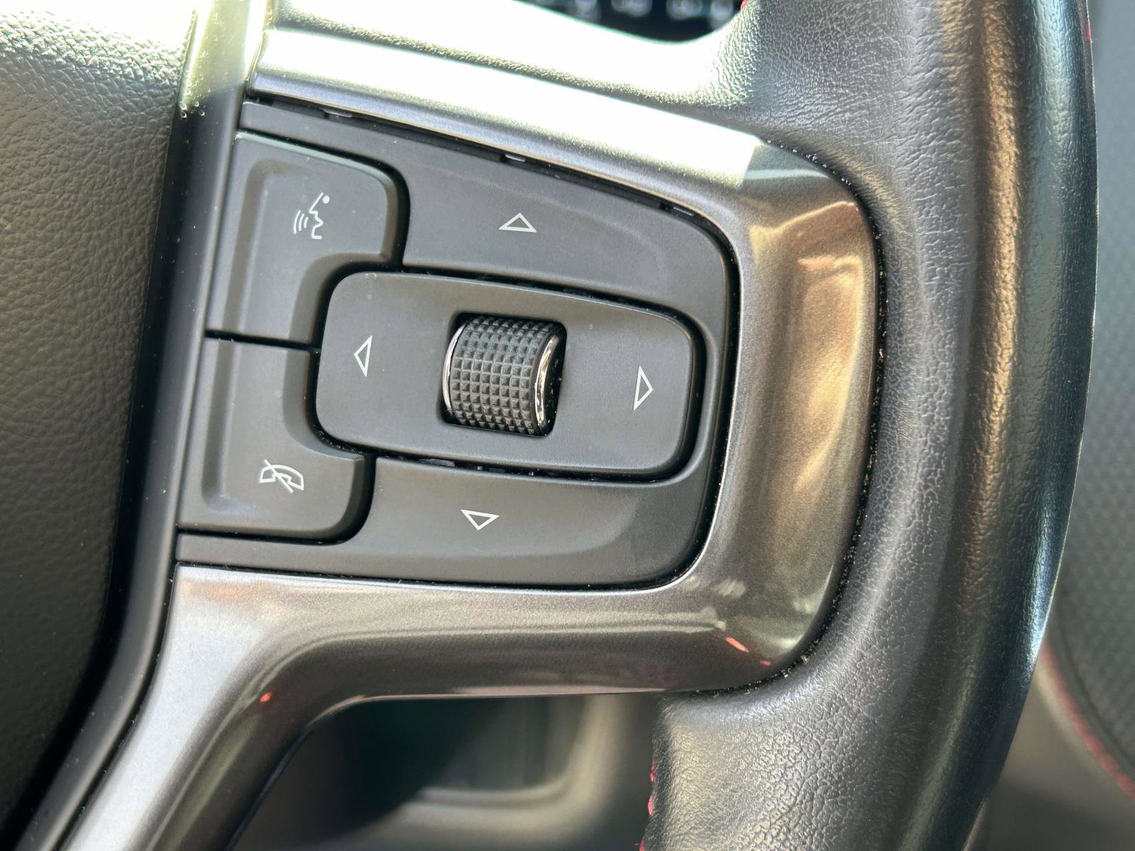 Used 2022 Chevrolet Suburban RST w/ Sport Performance Package RWD image 23