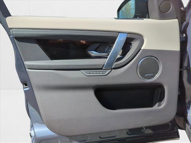 New 2024 Land Rover Discovery Sport S image 8