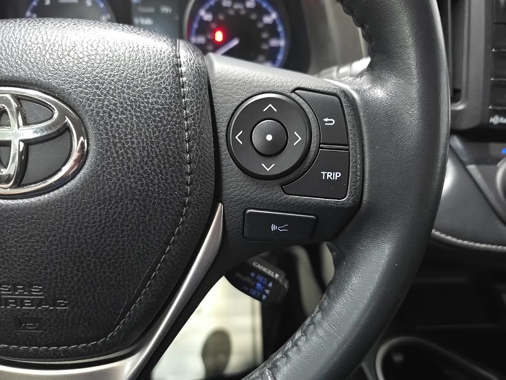Used 2018 Toyota RAV4 XLE w/ Plus Extra Value Package AWD/4WD image 21