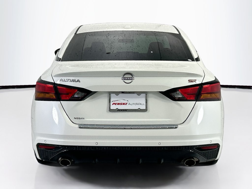 Used 2023 Nissan Altima 2.5 SR w/ SR Premium Package FWD image 6