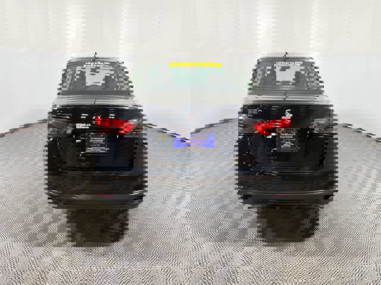 Used 2025 Nissan Versa SV image 6