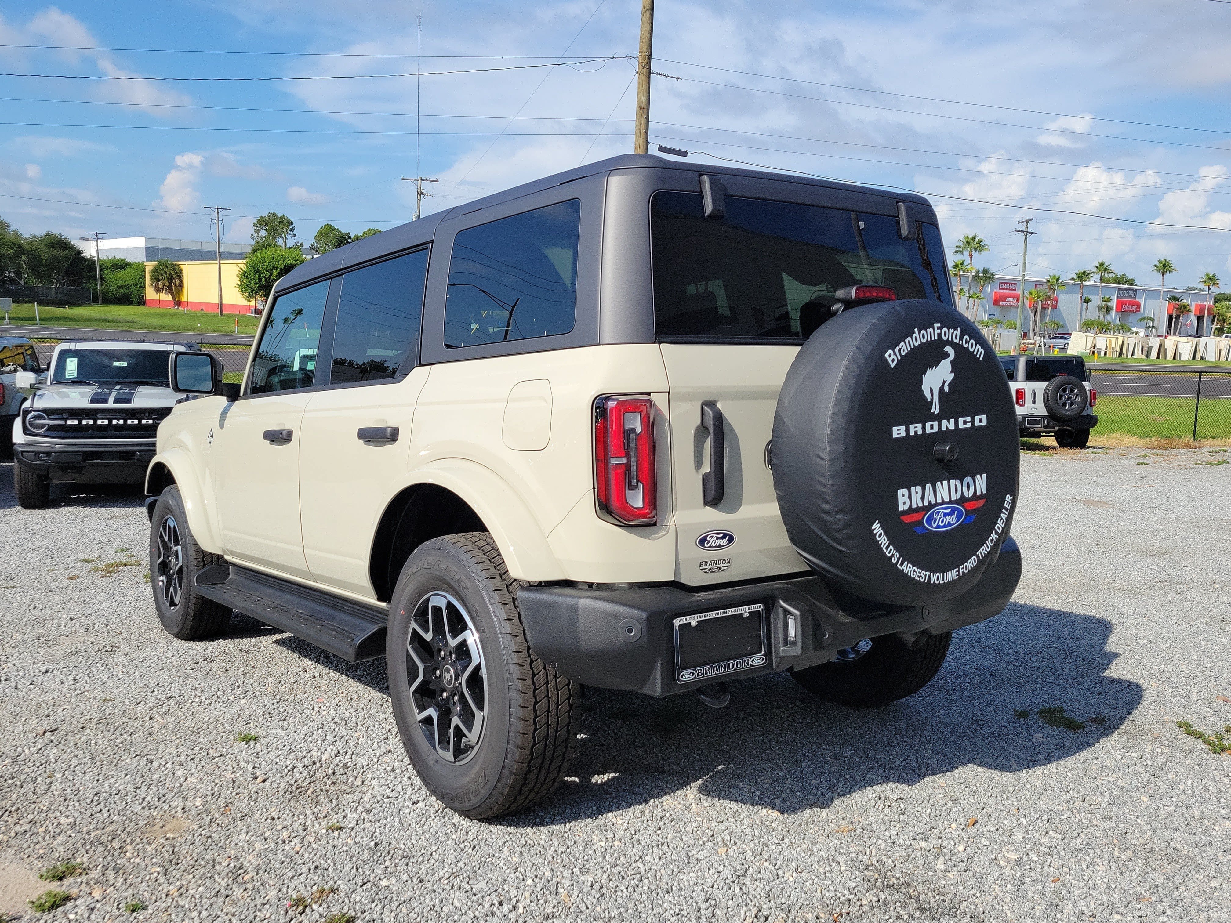 New 2026 Ford Bronco Outer Banks AWD/4WD image 8