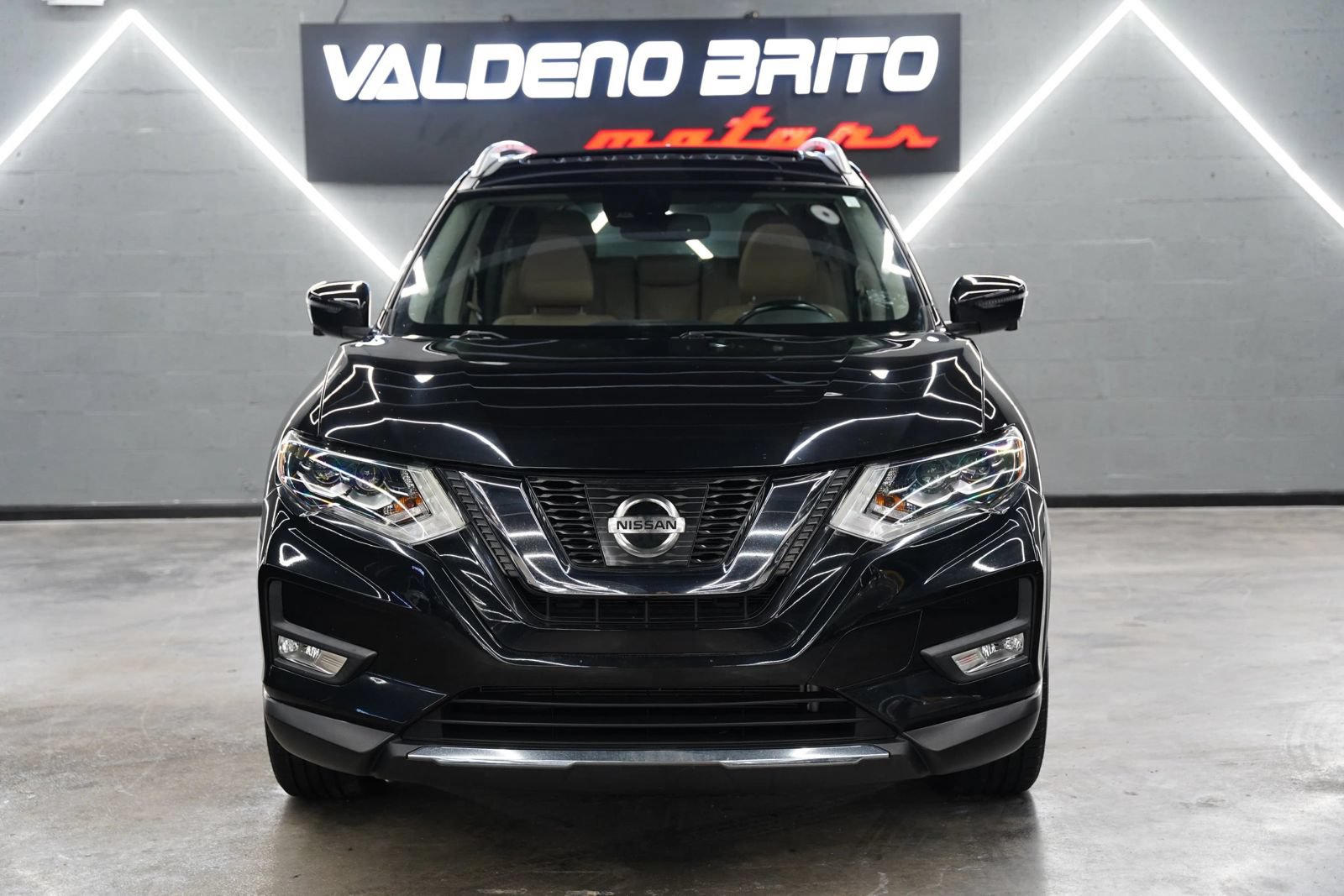Used 2017 Nissan Rogue SL w/ SL Premium Package FWD image 4