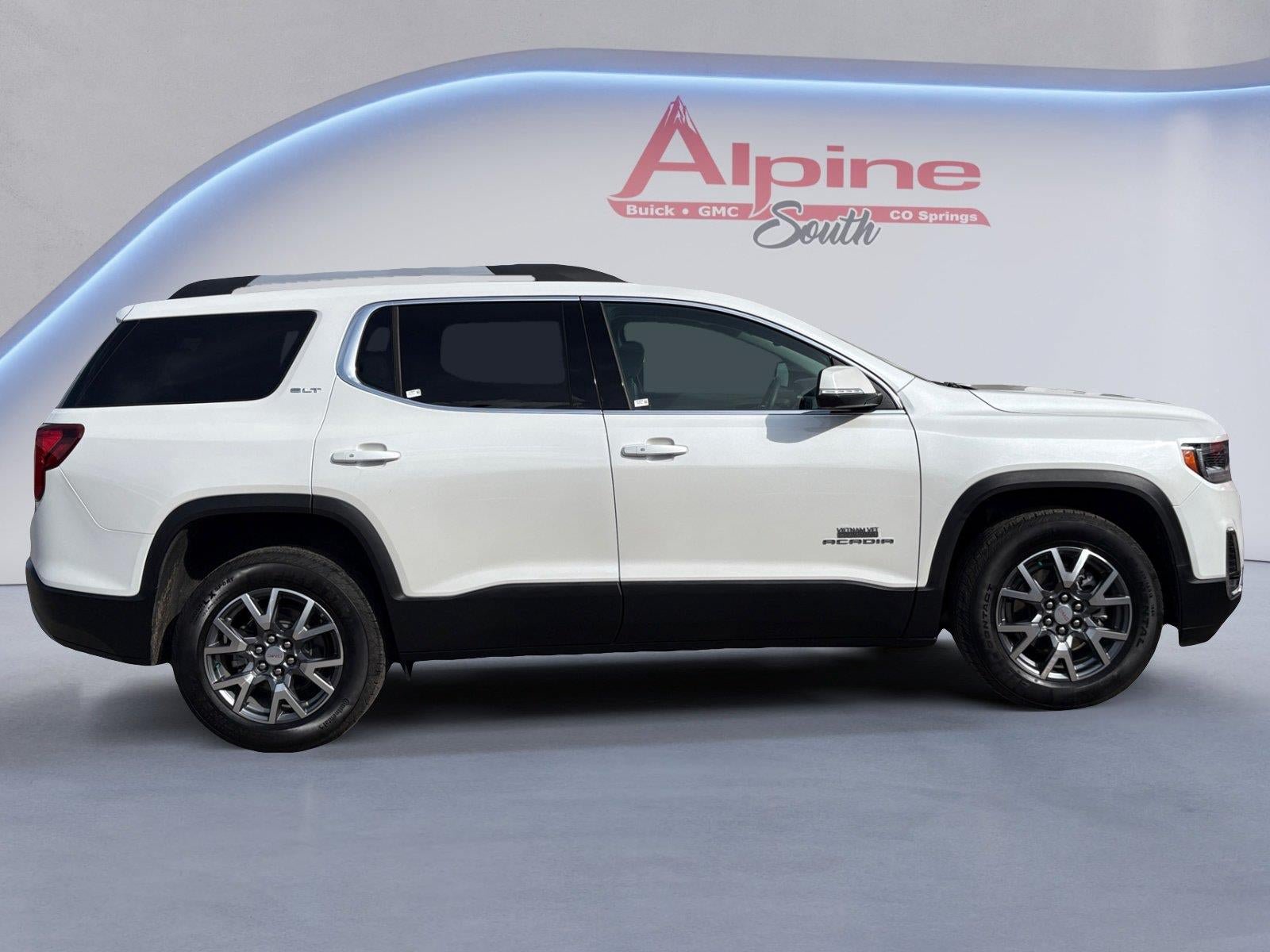 Certified 2023 GMC Acadia SLT w/ Technology Package AWD/4WD image 6