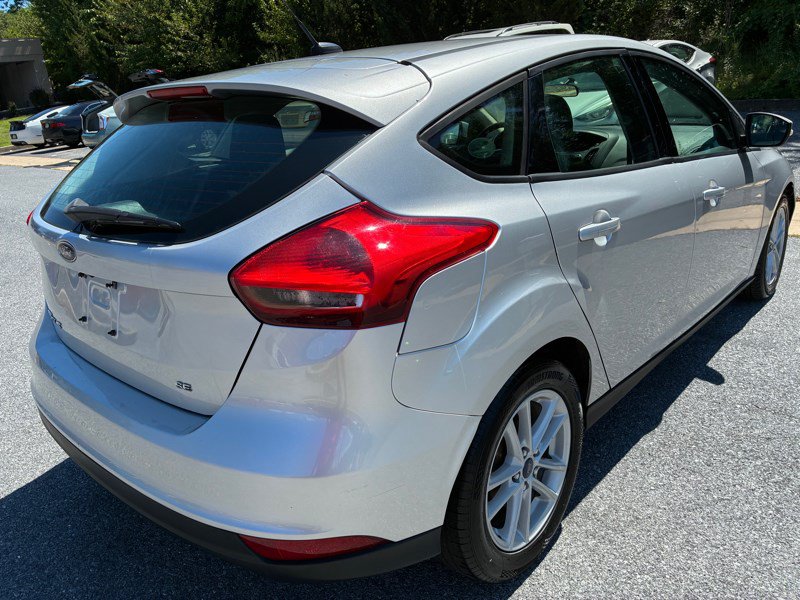 Used 2017 Ford Focus SE FWD image 4