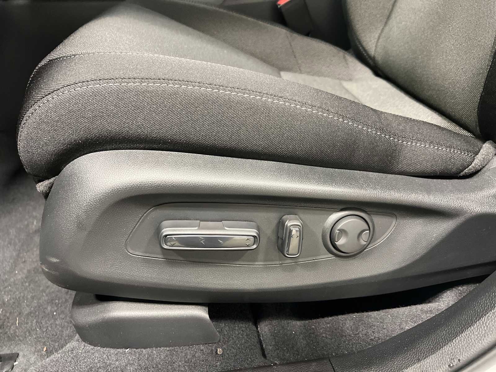 Used 2025 Honda CR-V EX image 13